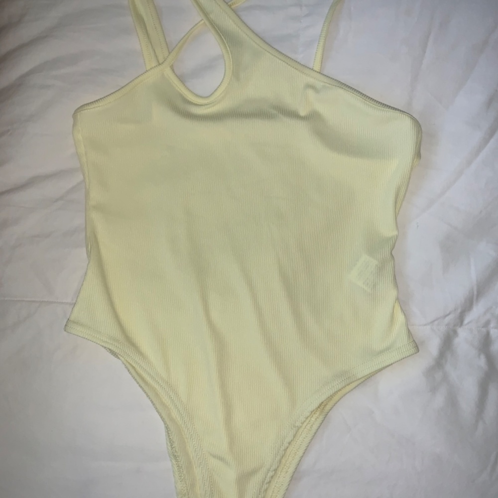 3 Body suits - Picture 4 of 4